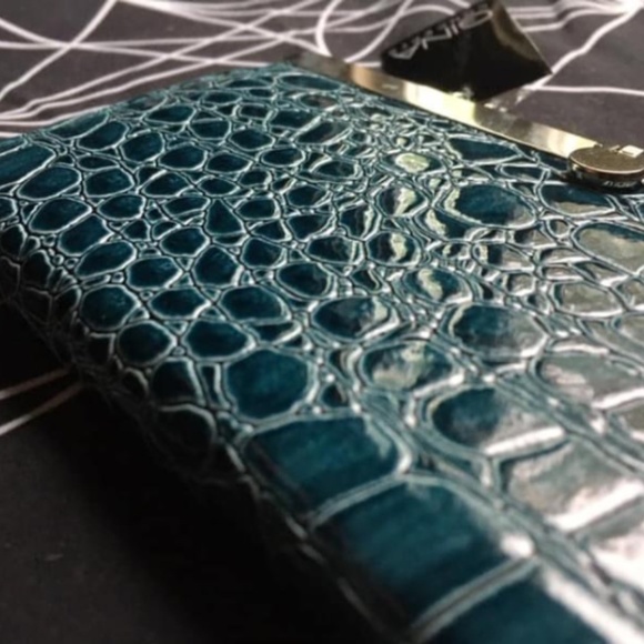 Gina Concepts Teal Snake Skin Wallet - Picture 3 of 5